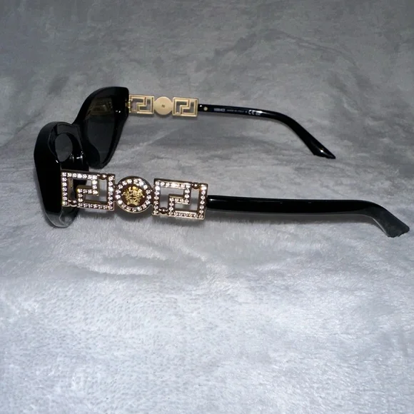 Versace VE4470-B Black Cat-Eye Sunglasses (Brand New, Full  display picture 3